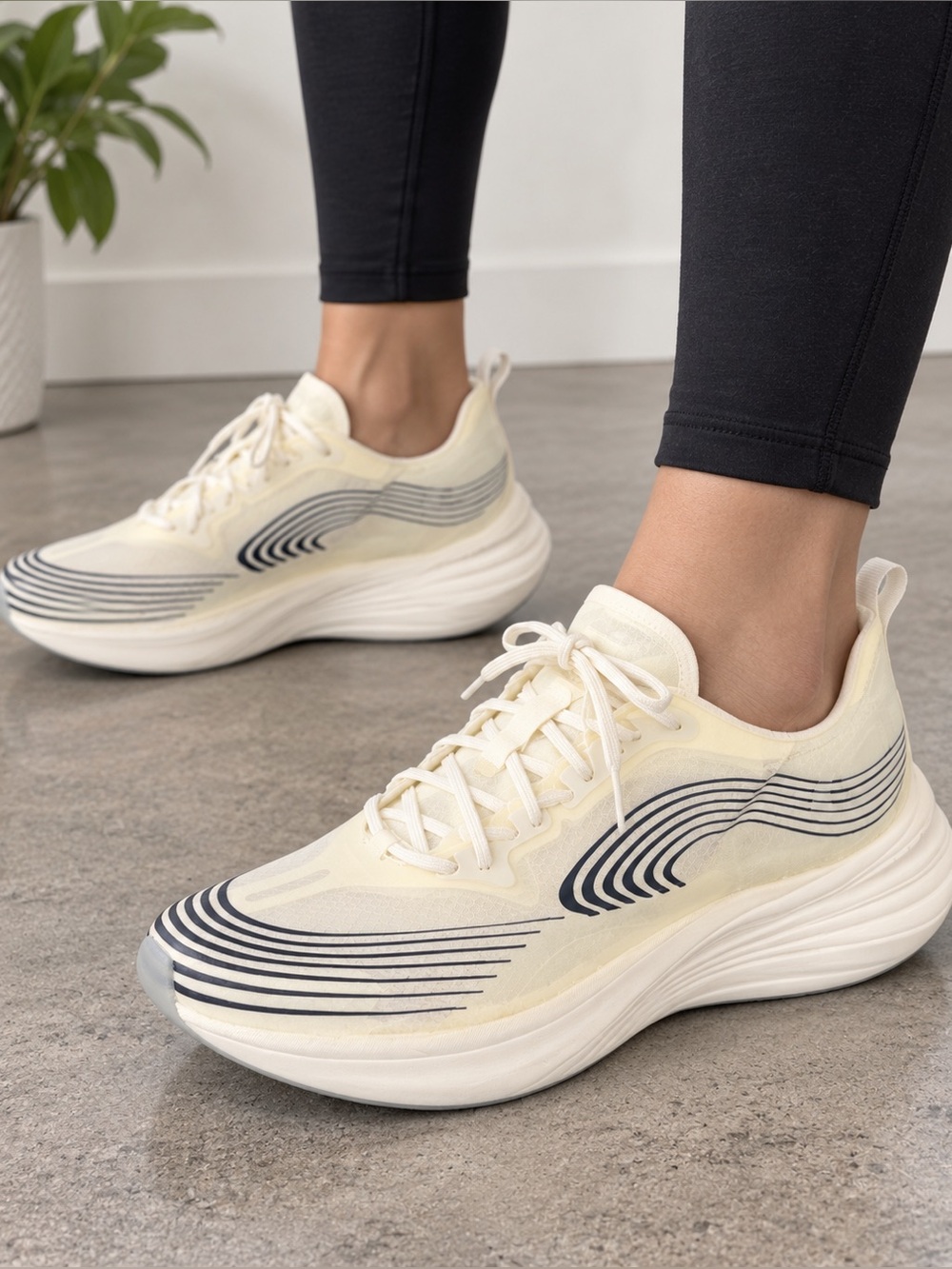 APL Streamline Women’s 8.5 Ivory Navy Running Shoes Sneakers 1221XC
